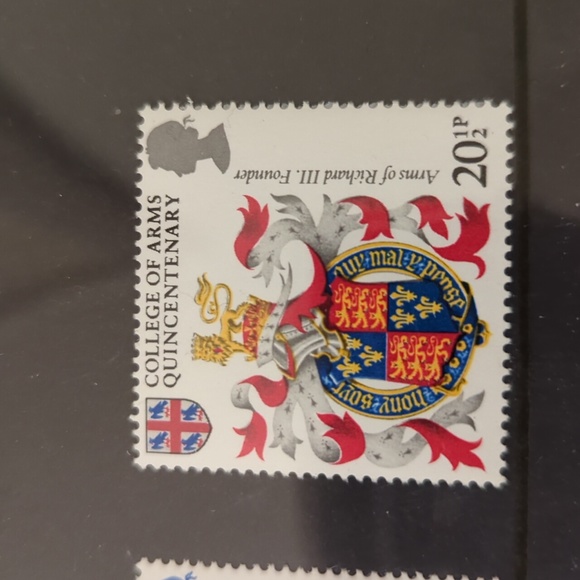 Heraldry Royal Mail Mint Stamps - Picture 4 of 11